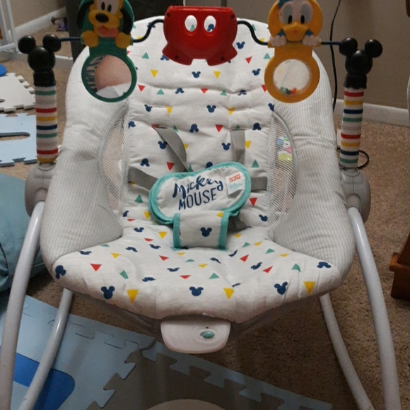 mickey mouse vibrating chair